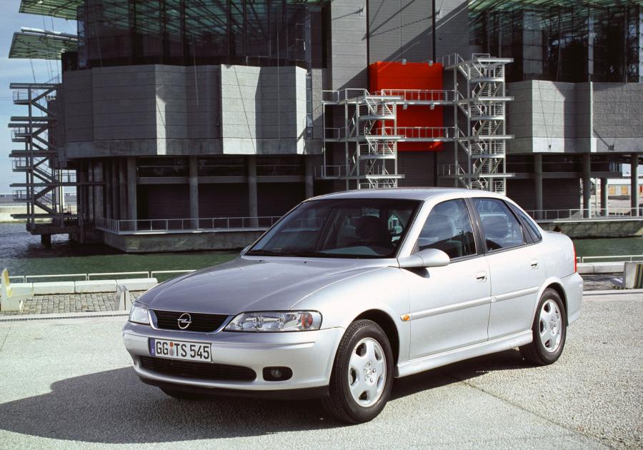  Opel Vectra Sedan (B) 1999 года  (фото 12 из 31)
